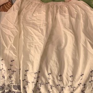Gap kids white skirt with blue flowers